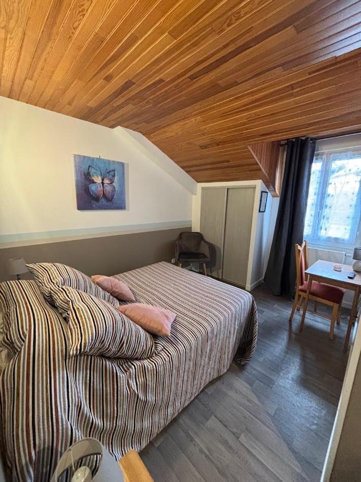 Junhac Auberge De La Normandie מראה חיצוני תמונה