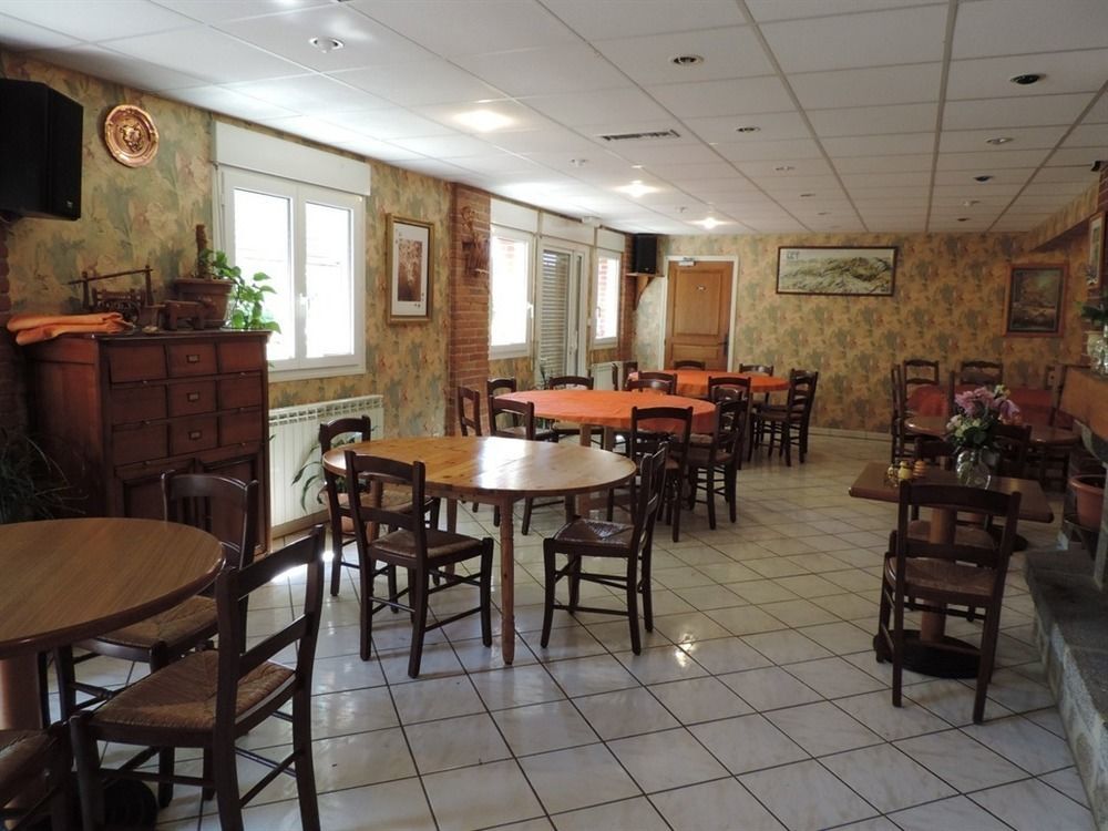 Junhac Auberge De La Normandie מראה חיצוני תמונה