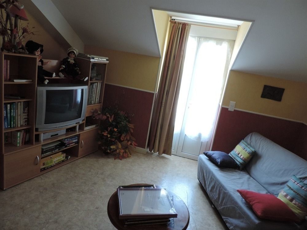 Junhac Auberge De La Normandie מראה חיצוני תמונה